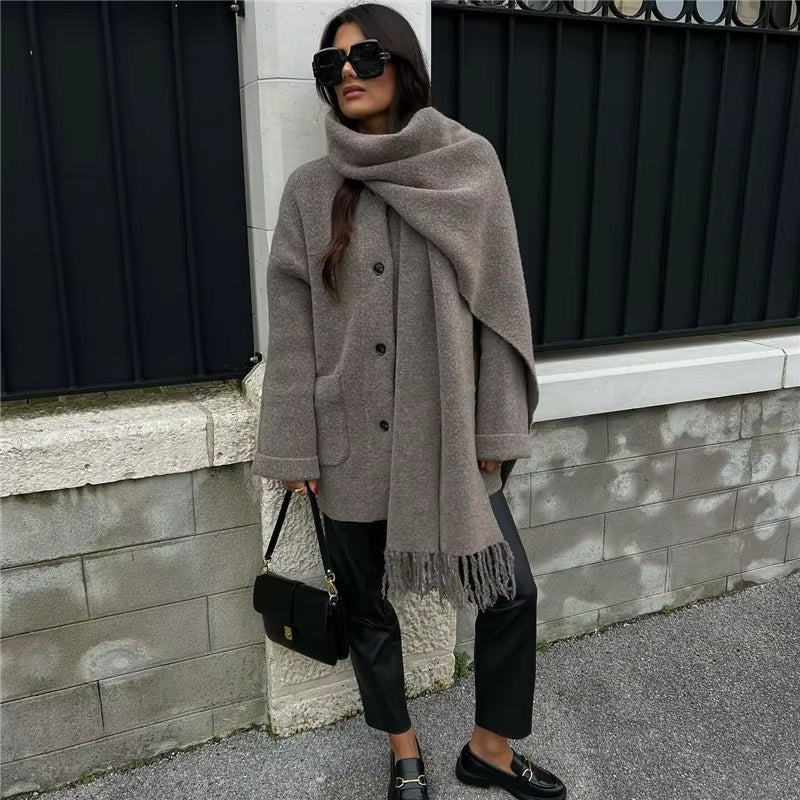 Veste Femme Tricot Moderne avec Écharpe Intégrée 1