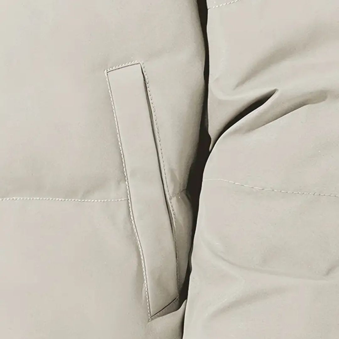 Veste Homme à Capuche Isolante Moderne et Fonctionnelle 5