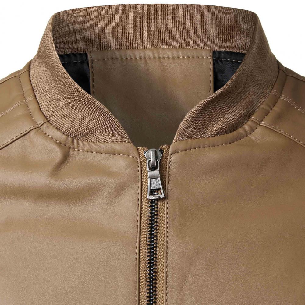 Veste Masculine en Cuir au Design Moderne 4