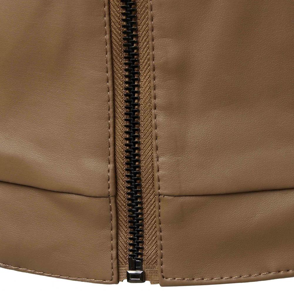 Veste Masculine en Cuir au Design Moderne 5