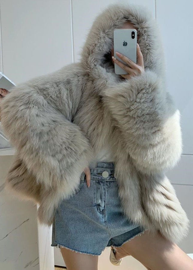 Veste à Capuche en Fausse Fourrure Grise pour Femmes 1