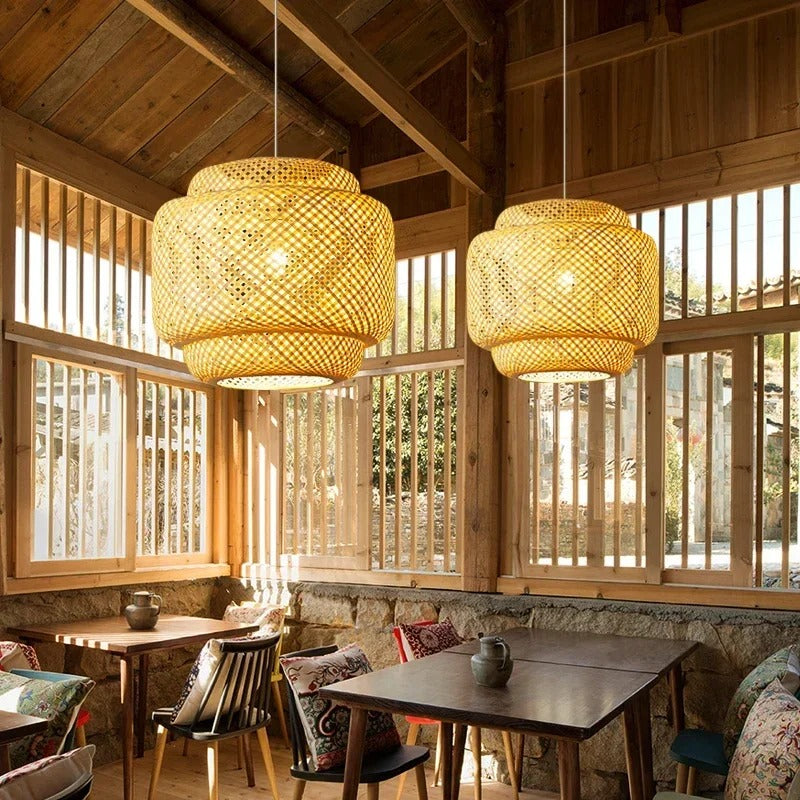 Lampe à suspension en bambou tricotée à la main