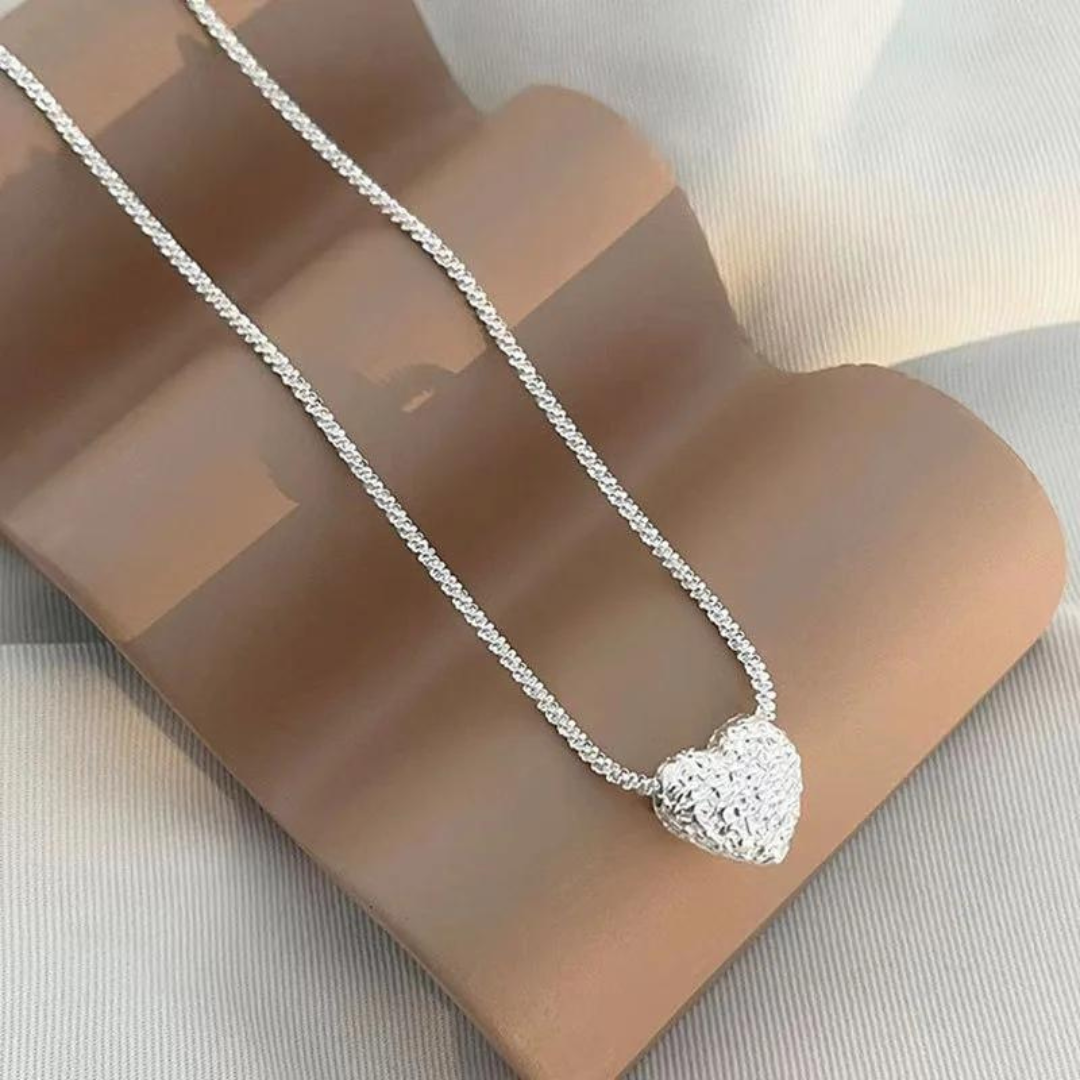 Collier à pendentifs en forme de cœur